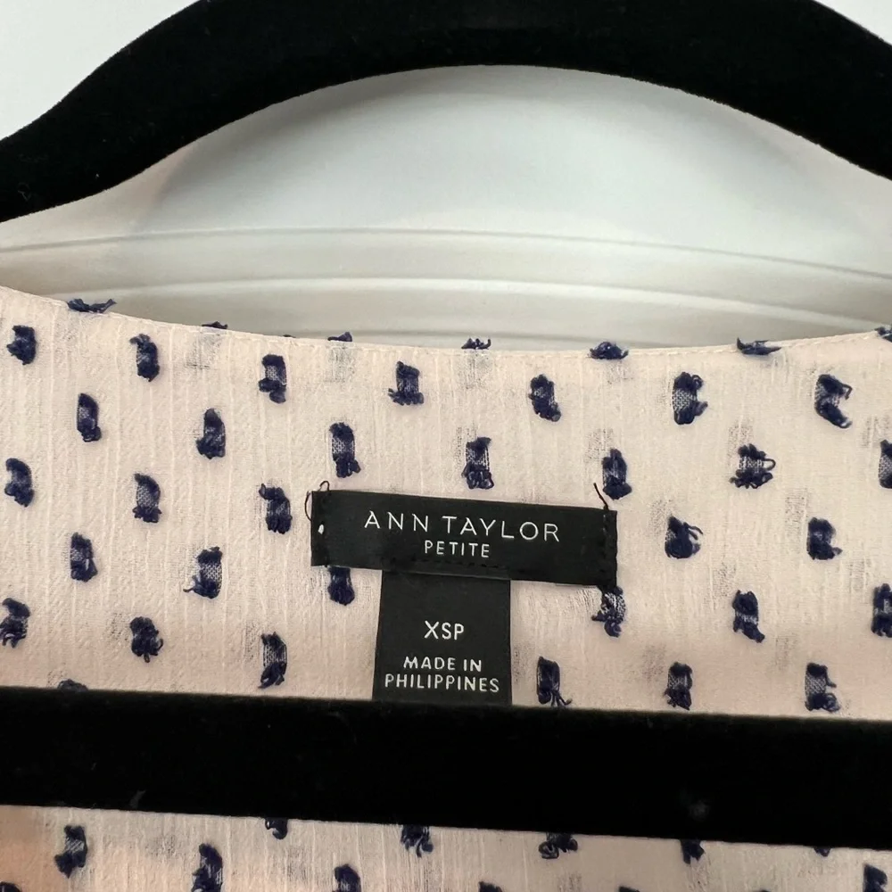 NWOT Ann Taylor cream and navy dot blouse, size XSP - Picture 5 of 6